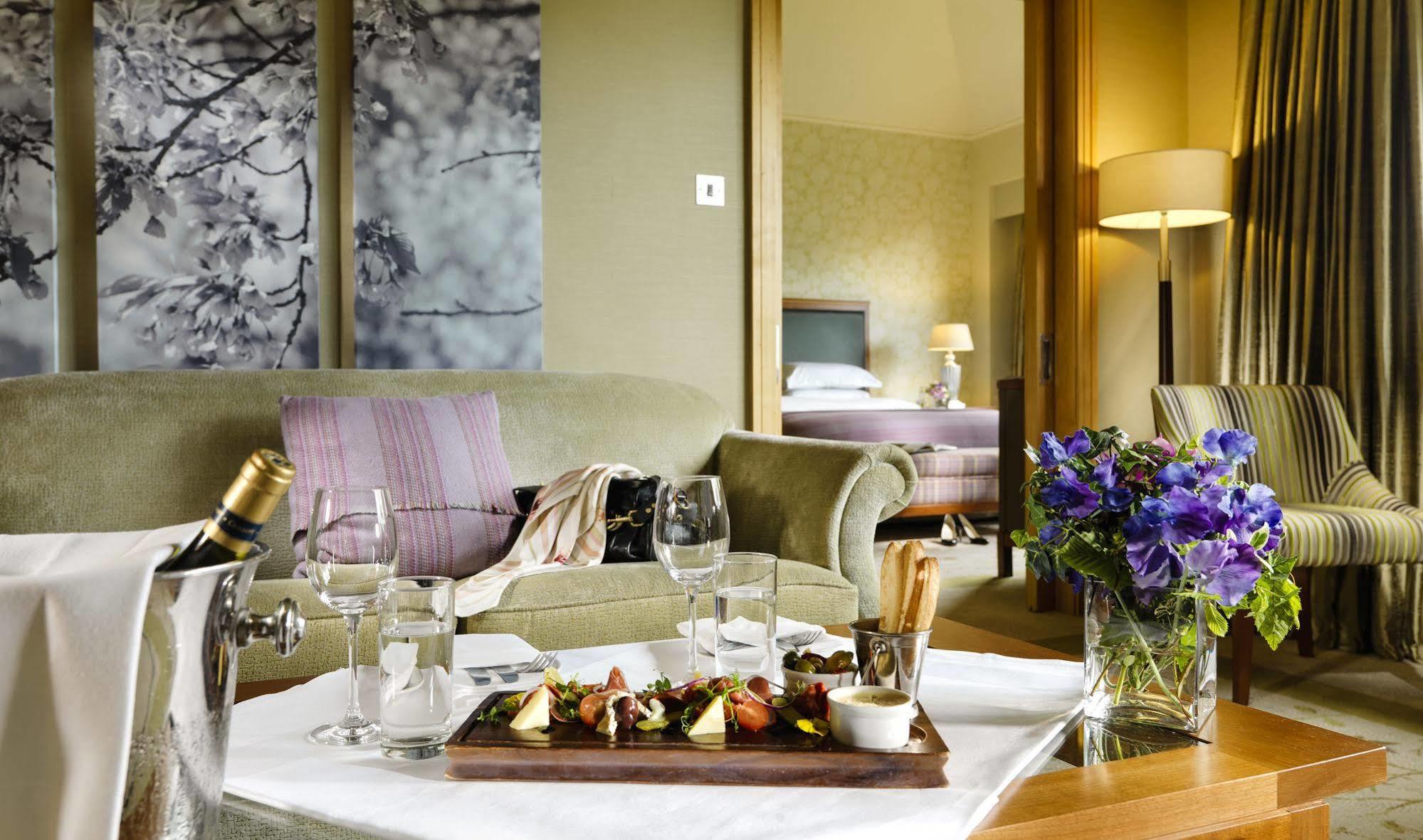 Druids Glen Resort Newtown Mount Kennedy Екстериор снимка